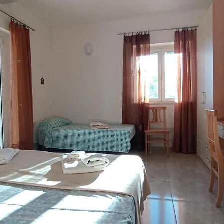 Maria Ester Bed & Breakfast *